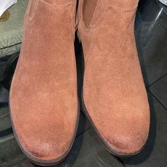 B.O.C. Rust Suede Chelsea Boot size  9, NWT - Picture 2 of 16